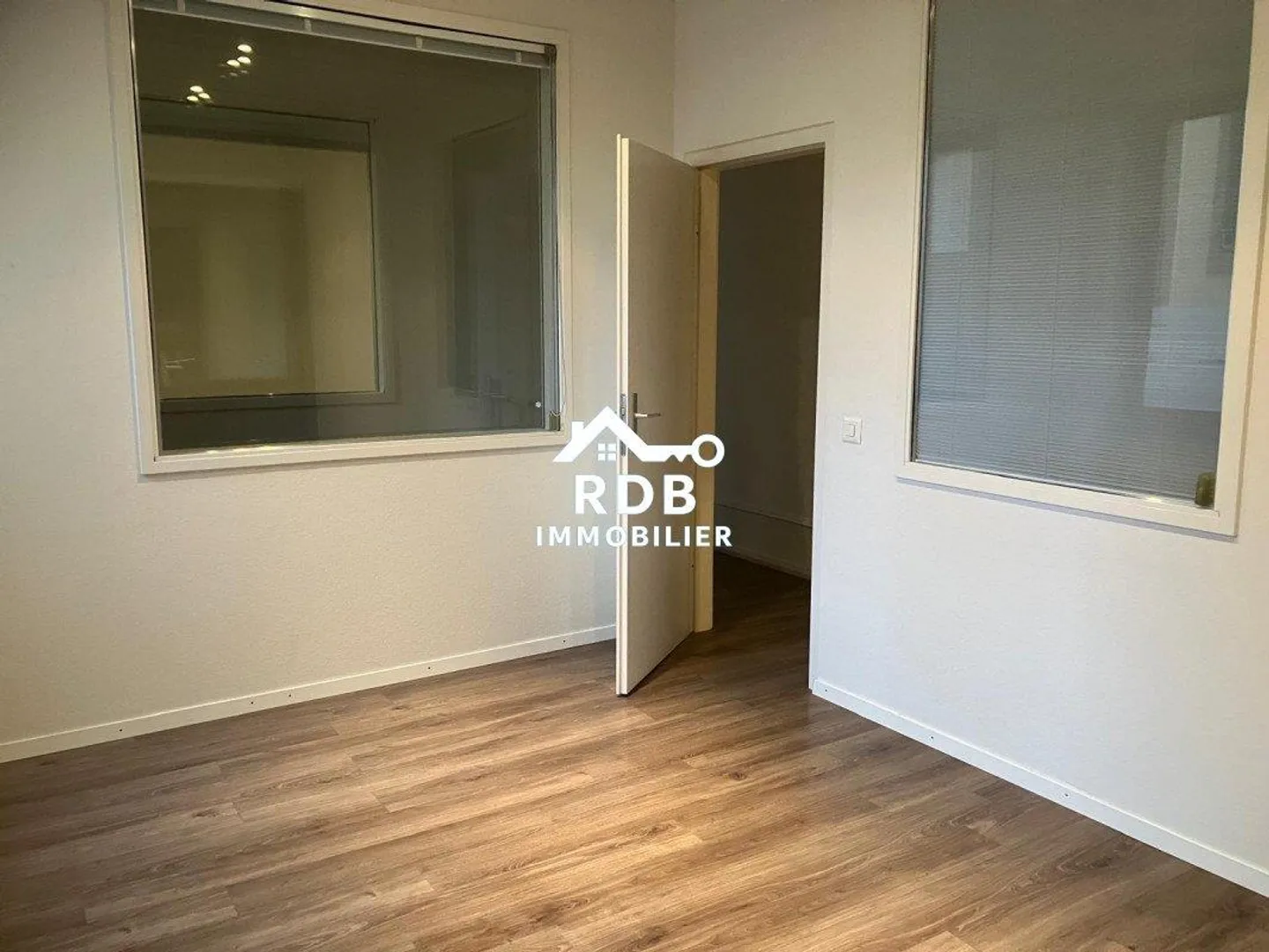 In affitto – Ufficio di 3 locali di 70 m² – Centro di Ginevra - Foto 3 di 13