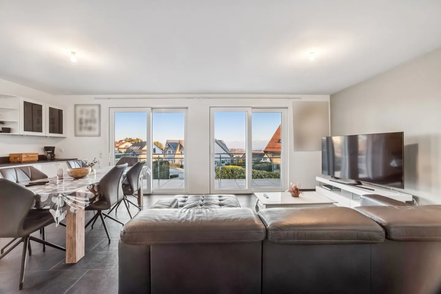 Appartement lumineux avec vue sur le lac - Photo 3 sur 12