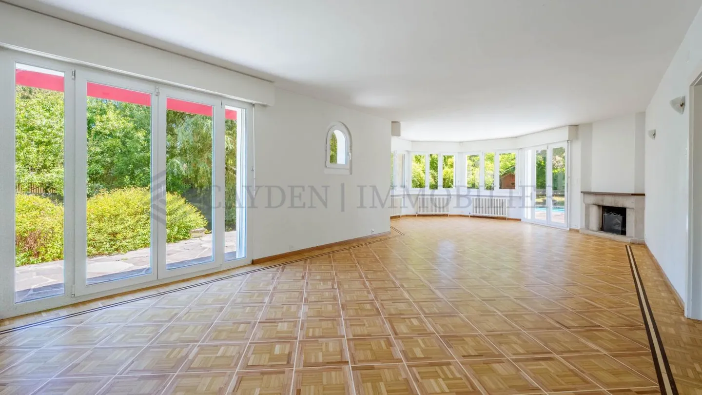 Charmante Villa mit großem Garten - Foto 5 von 11