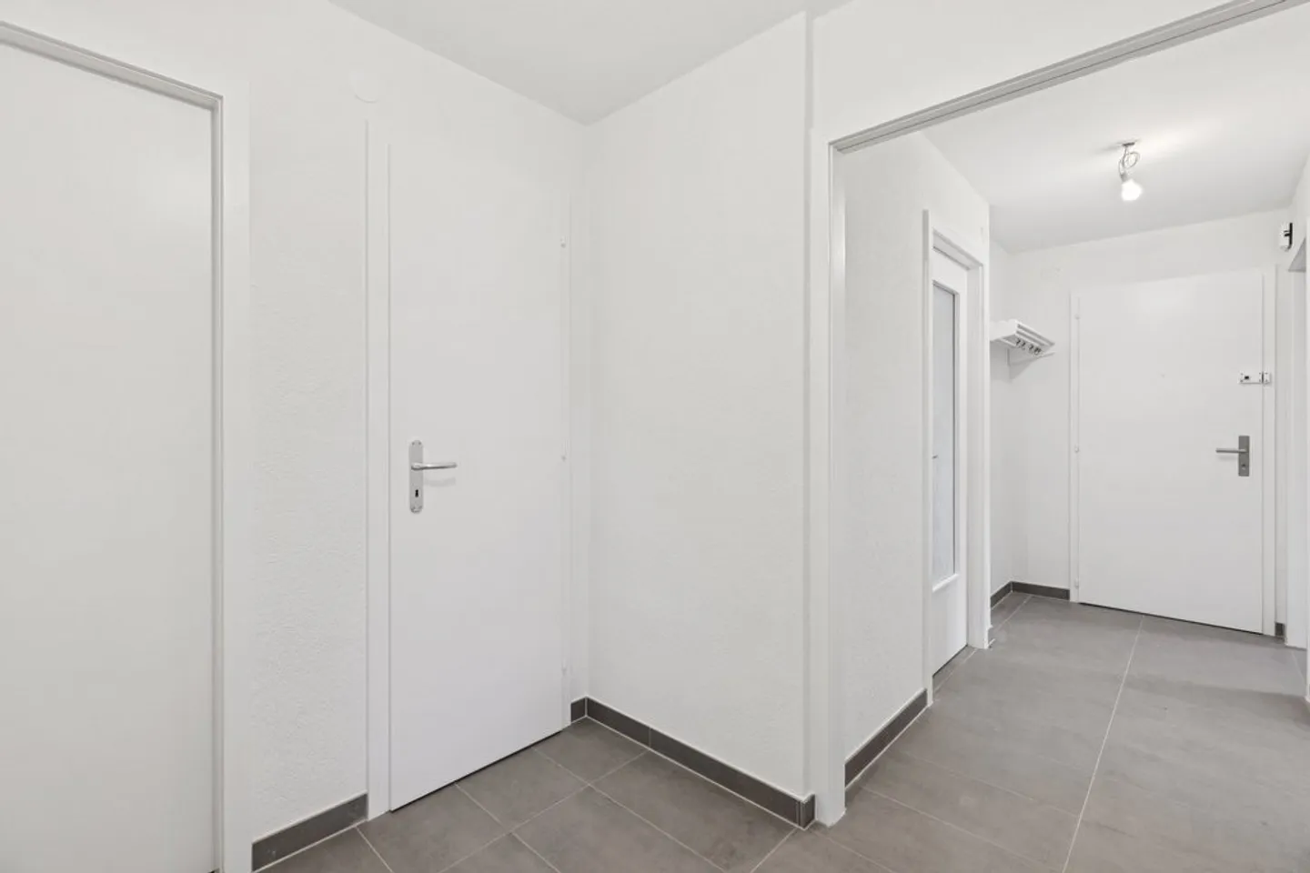 Schöne renovierte 4-Zimmer-Wohnung mit Balkon - Foto 6 von 10