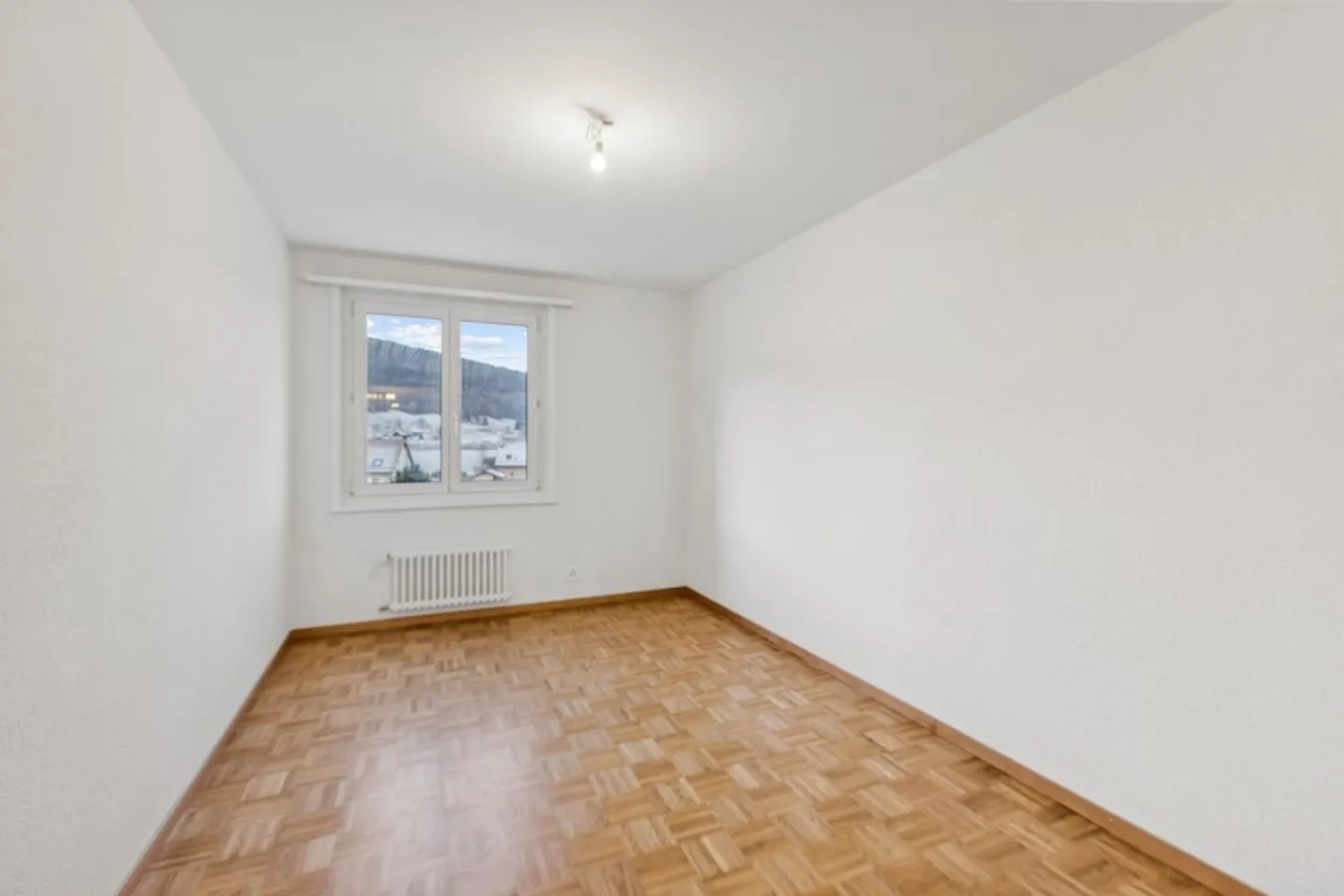 Schöne renovierte 4-Zimmer-Wohnung mit Balkon - Foto 9 von 10