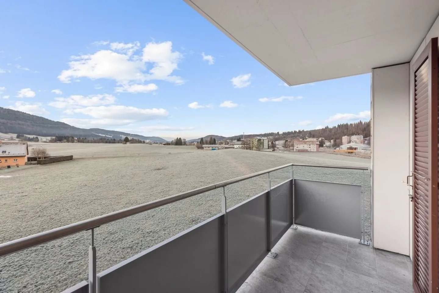 Schöne renovierte 4-Zimmer-Wohnung mit Balkon - Foto 1 von 10