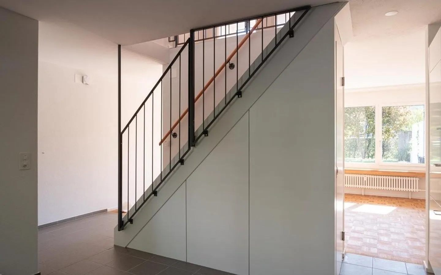 Your own row family house in Tscharni - Photo 3 of 8