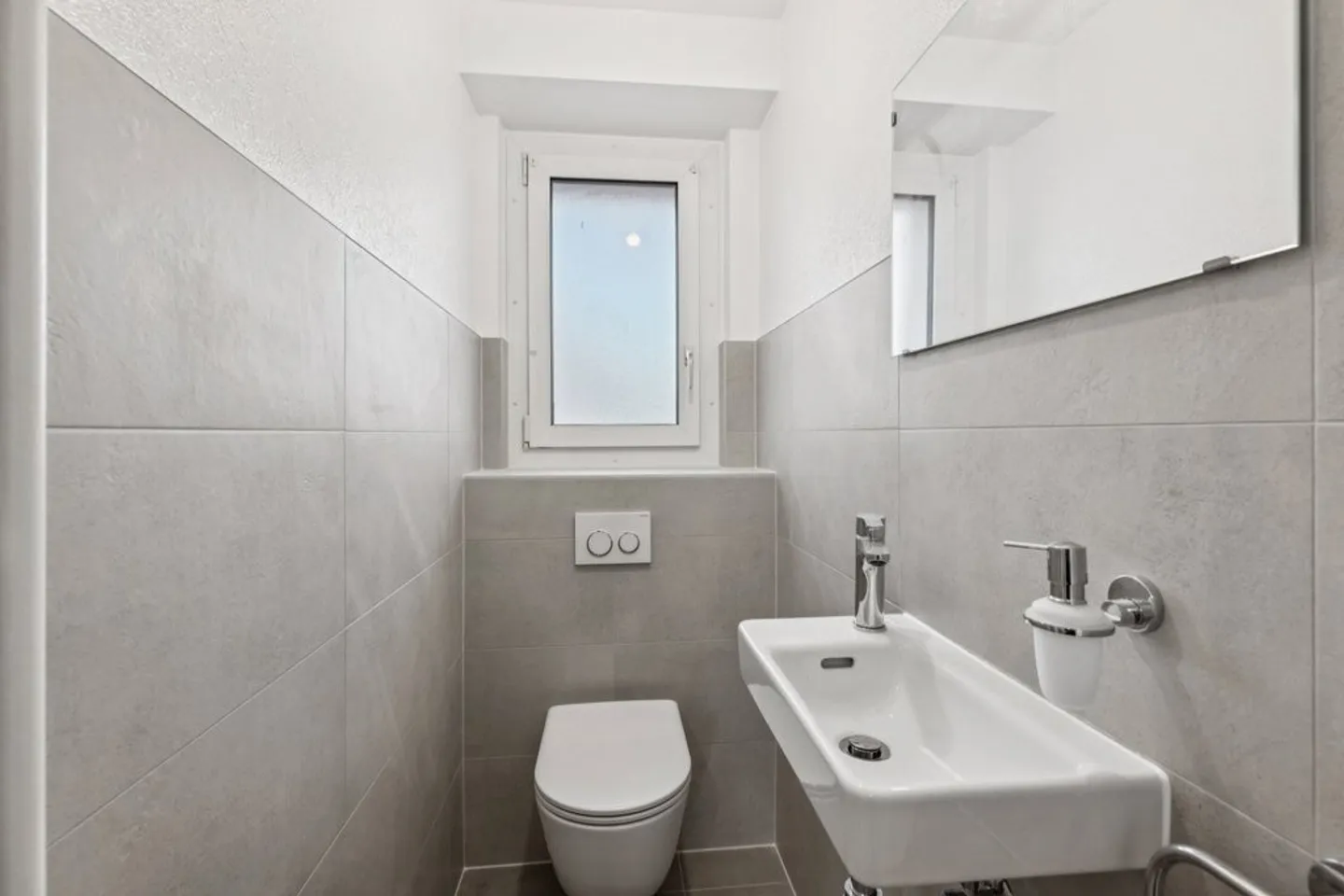 Schöne renovierte 4-Zimmer-Wohnung mit Balkon - Foto 4 von 10