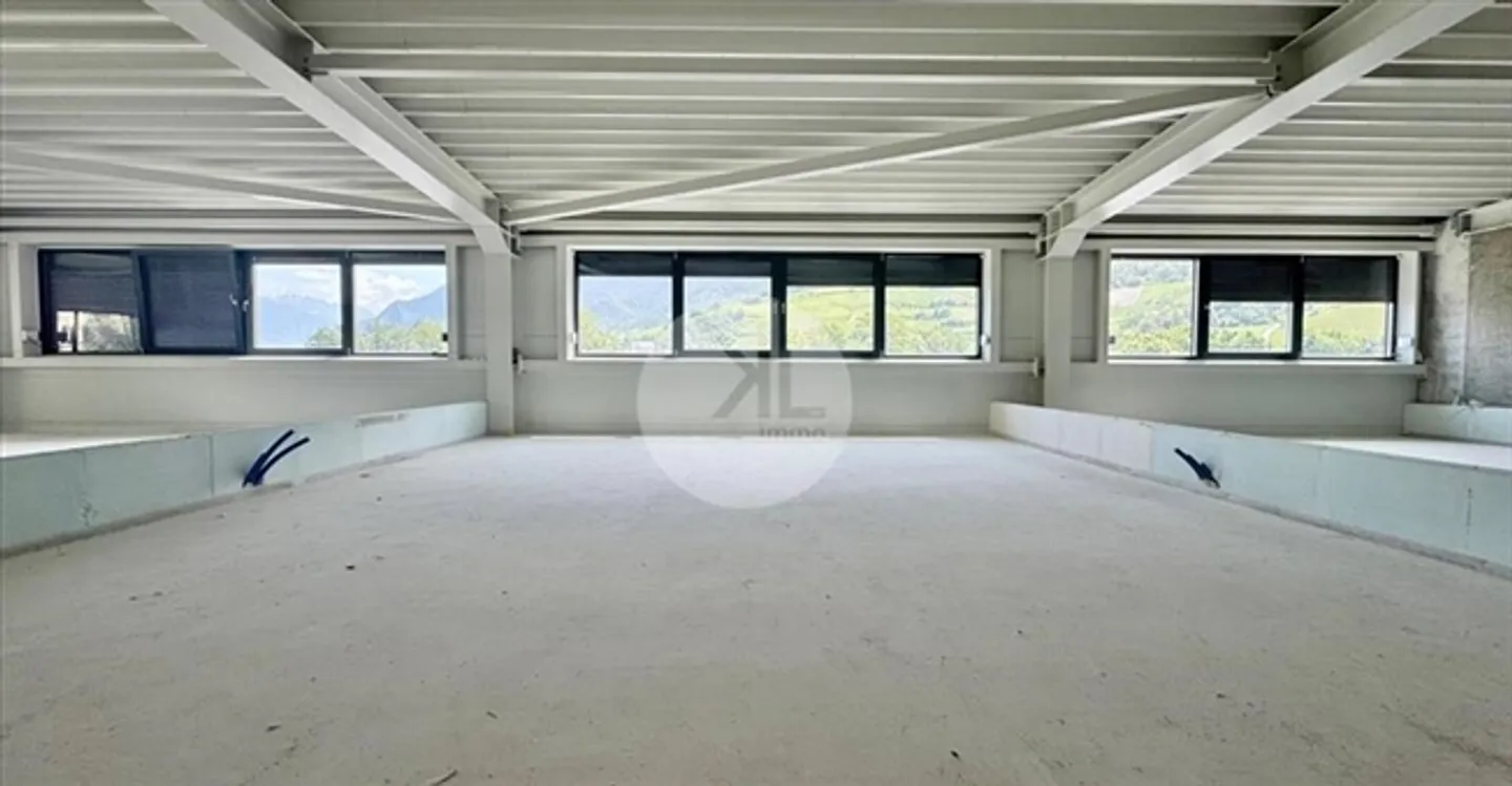 Espace Commercial Polyvalent à Granges - Photo 2 sur 10