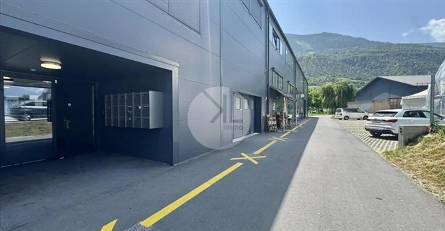 Espace Commercial Polyvalent à Granges - Photo 4 sur 10