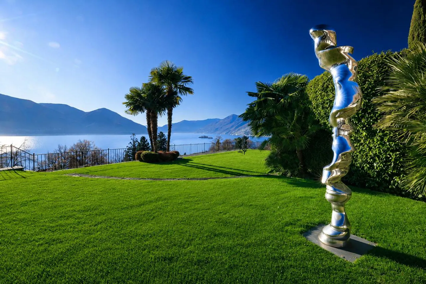 Atemberaubende Villa mit Seeblick - Foto 3 von 12