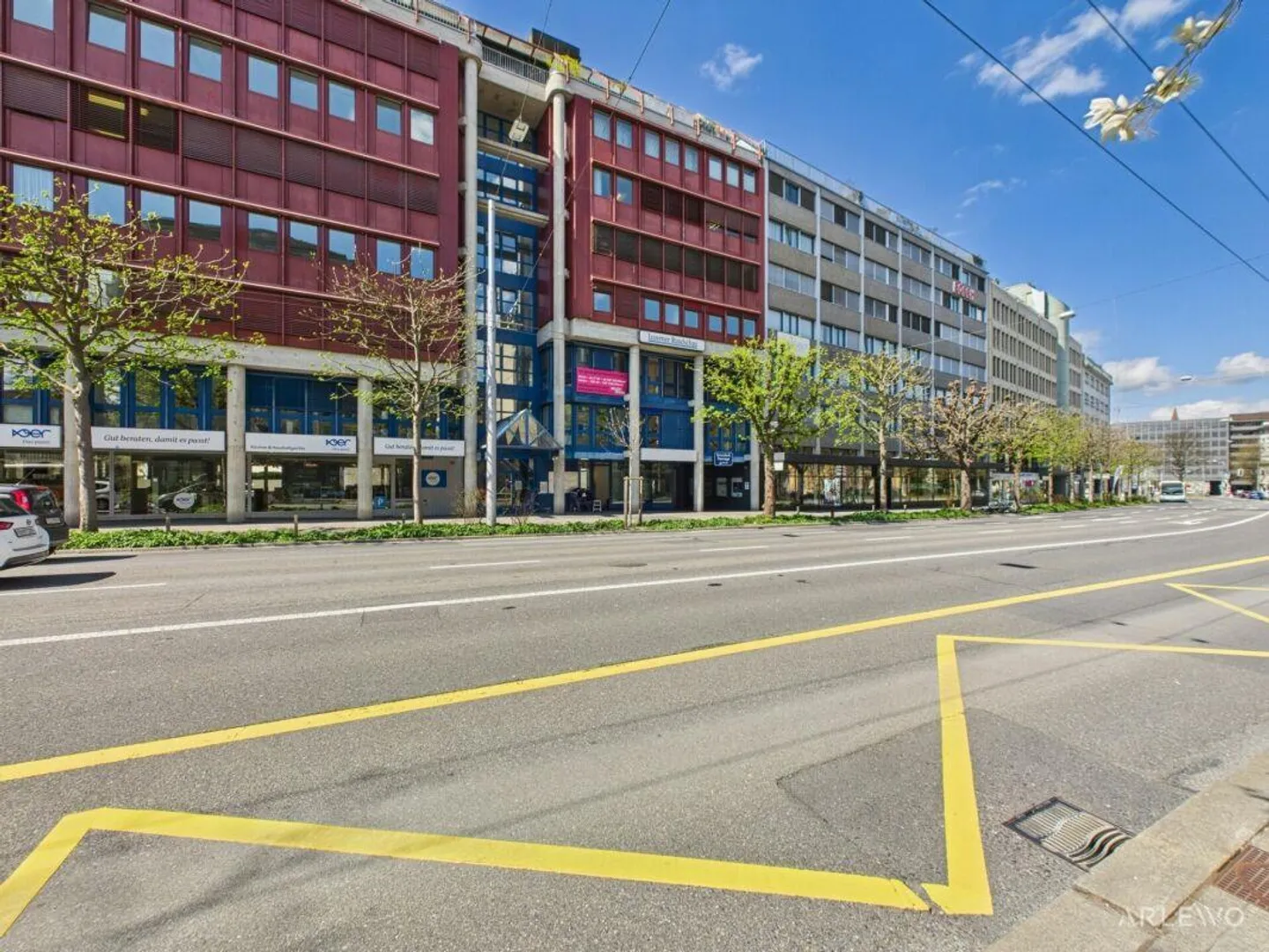 Ampia area al piano terra sulla frequentata Obergrundstrasse - Foto 3 di 8