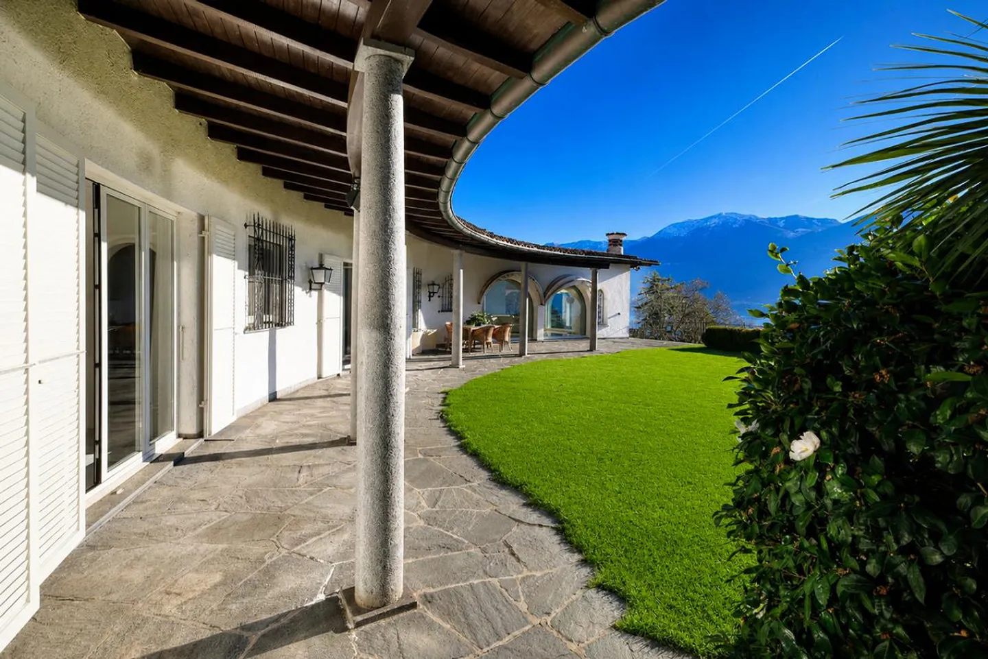 Atemberaubende Villa mit Seeblick - Foto 11 von 12