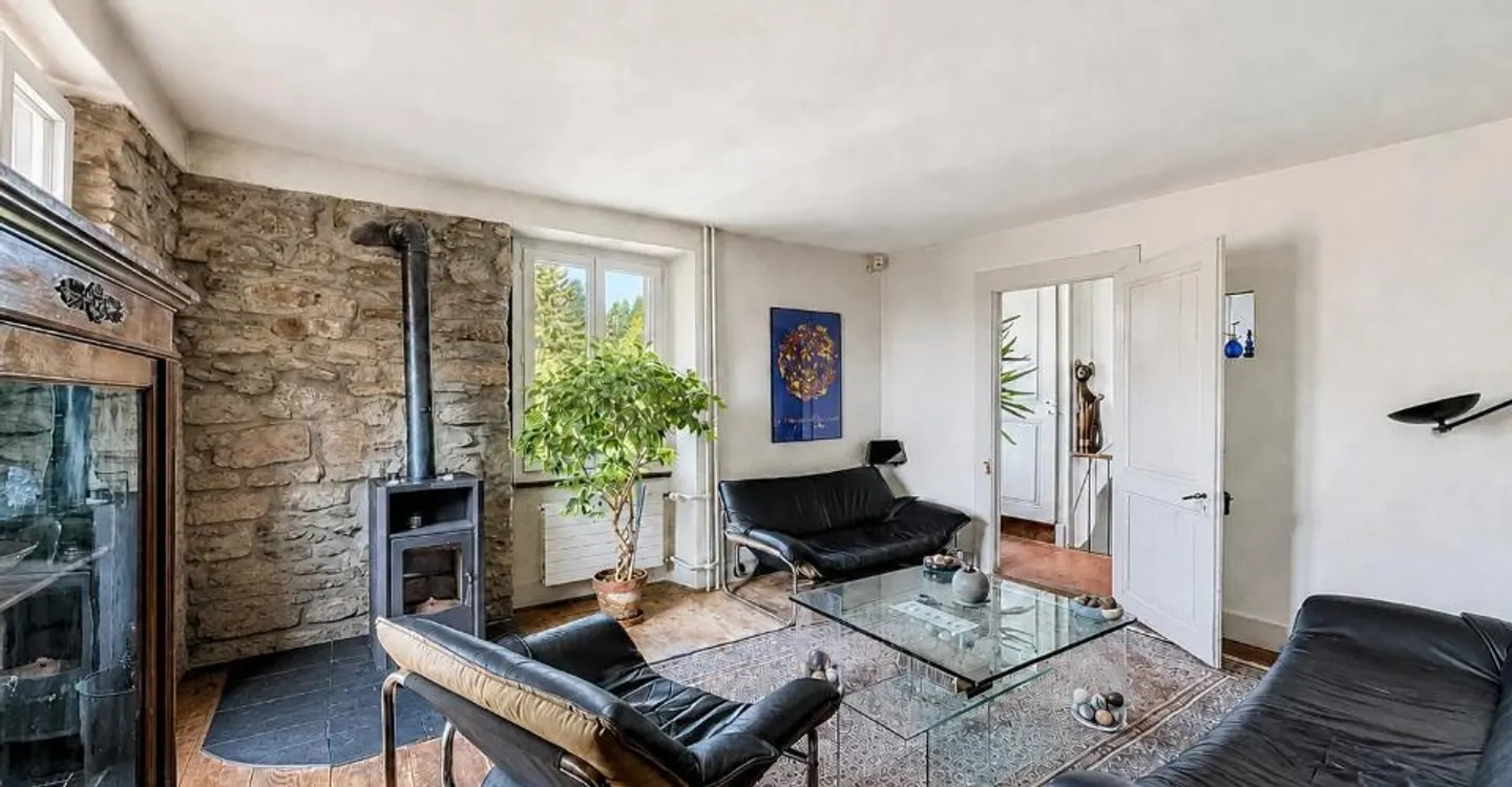 Beautiful village house in the heart of Saint-Légier! - Photo 3 of 13