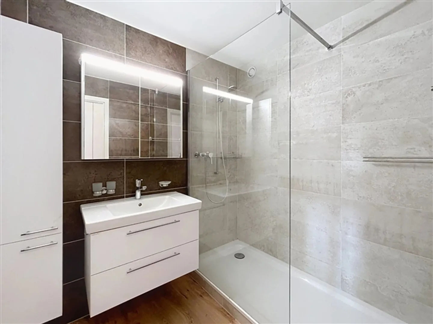 Appartement de vacances à Neuenburg avec vue sur le lac et les Alpes - Photo 3 sur 8