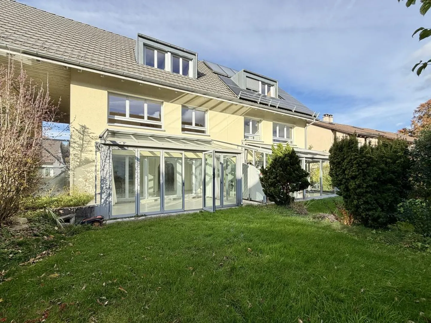 Spacious living in a quiet location with perfect infrastructure - Photo 1 of 12