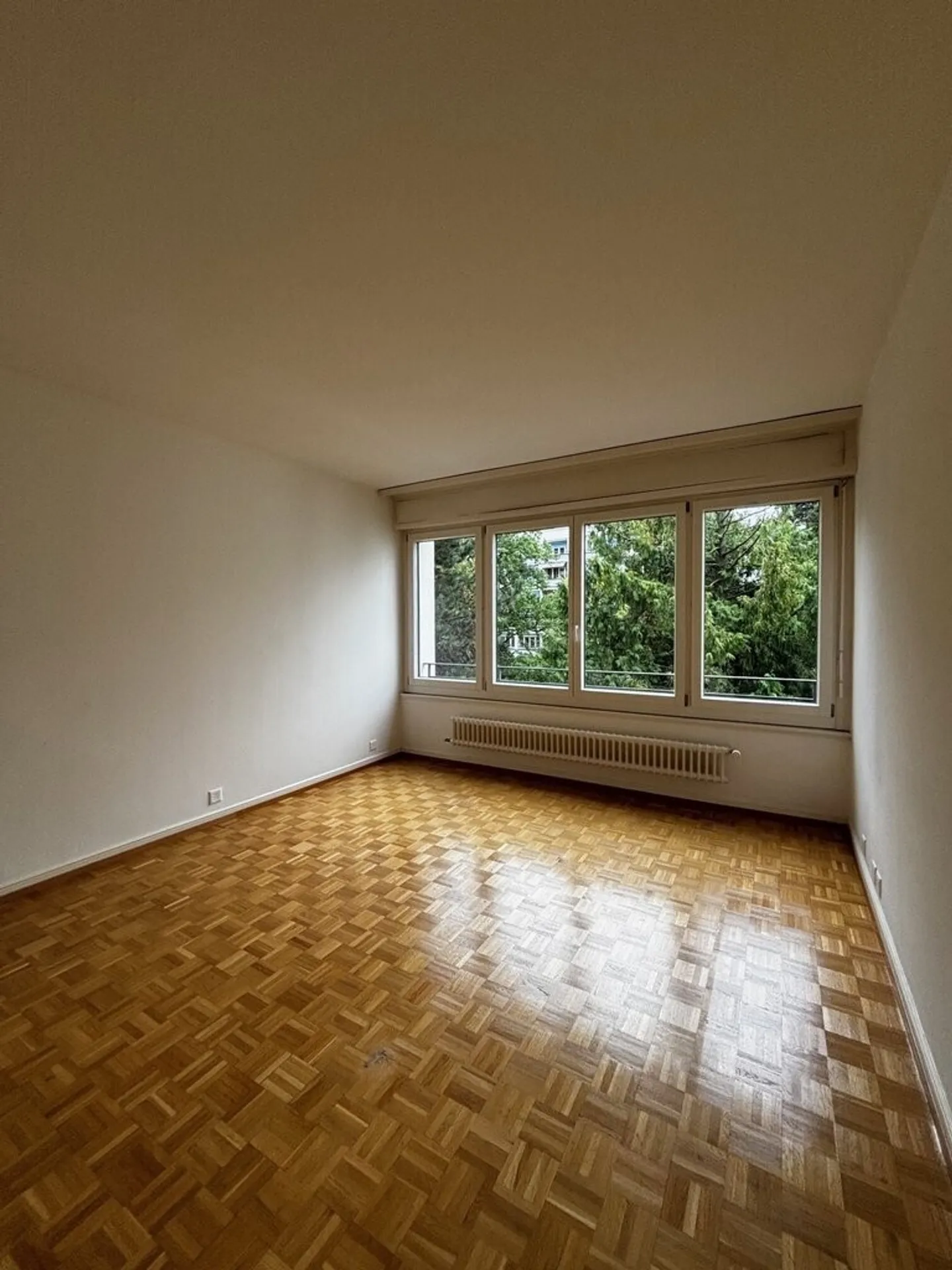 In einem ruhigen Viertel in der Nähe von Annehmlichkeiten - Foto 7 von 11