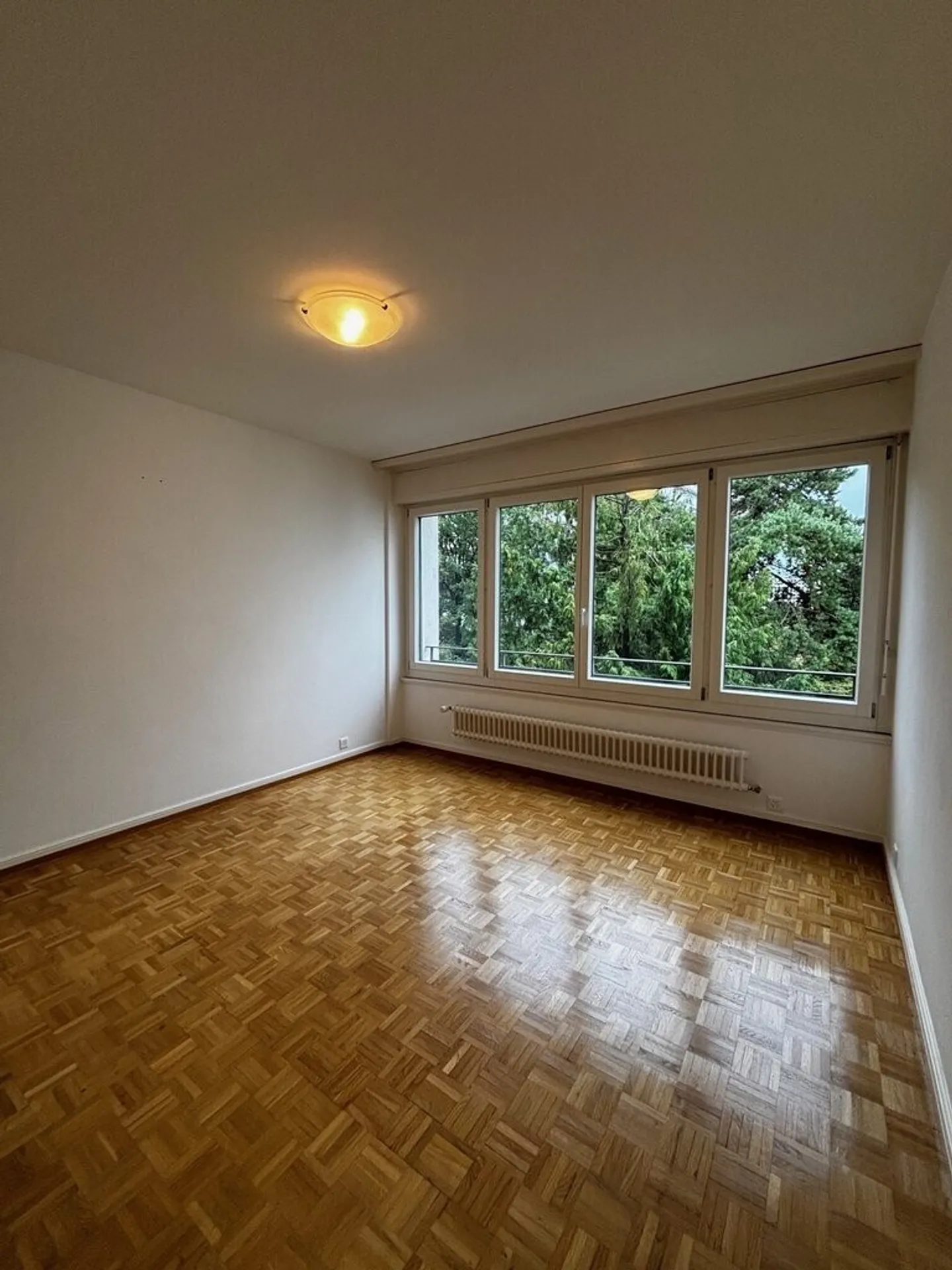 In einem ruhigen Viertel in der Nähe von Annehmlichkeiten - Foto 8 von 11
