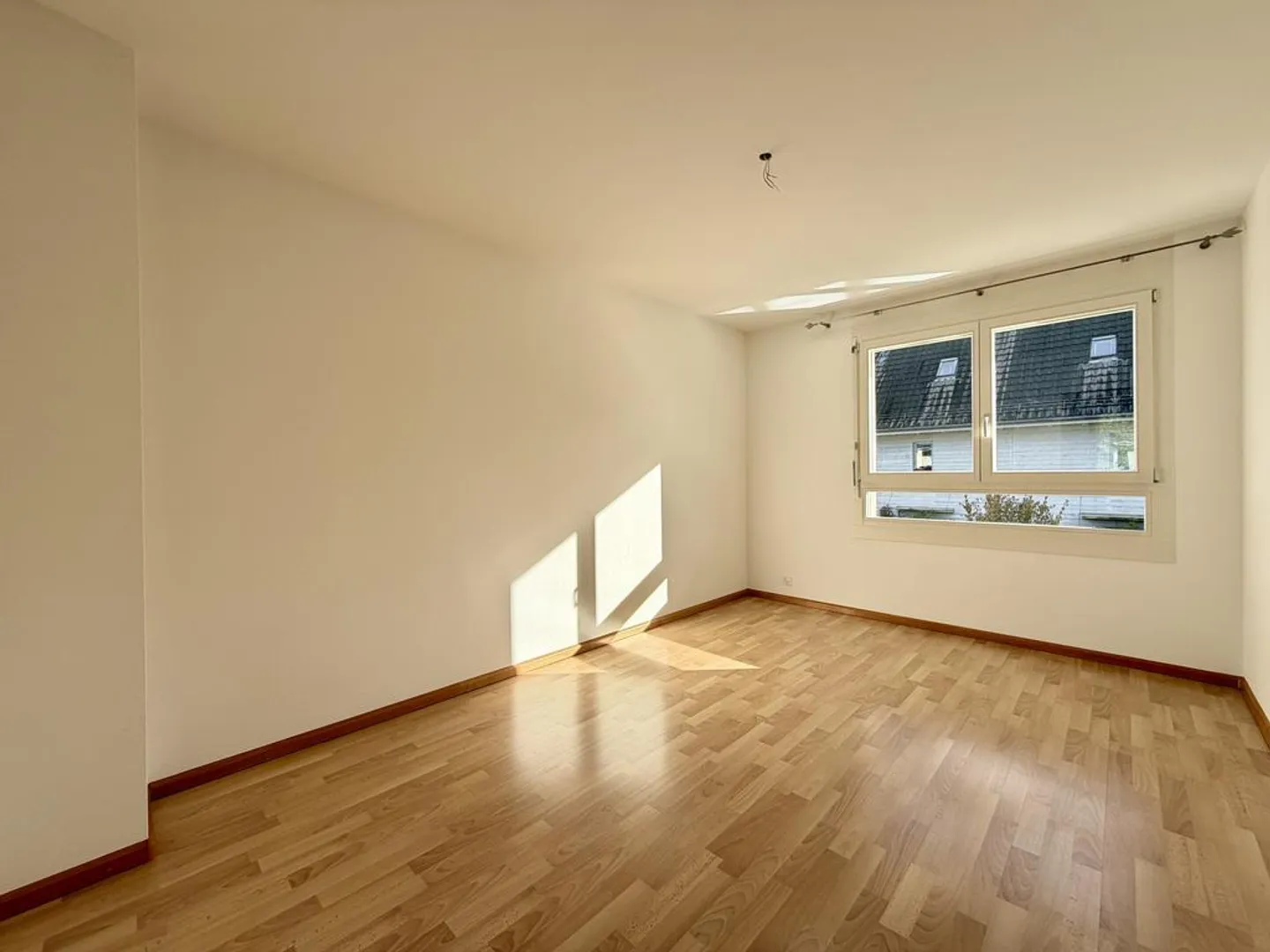 Spacious living in a quiet location with perfect infrastructure - Photo 7 of 12