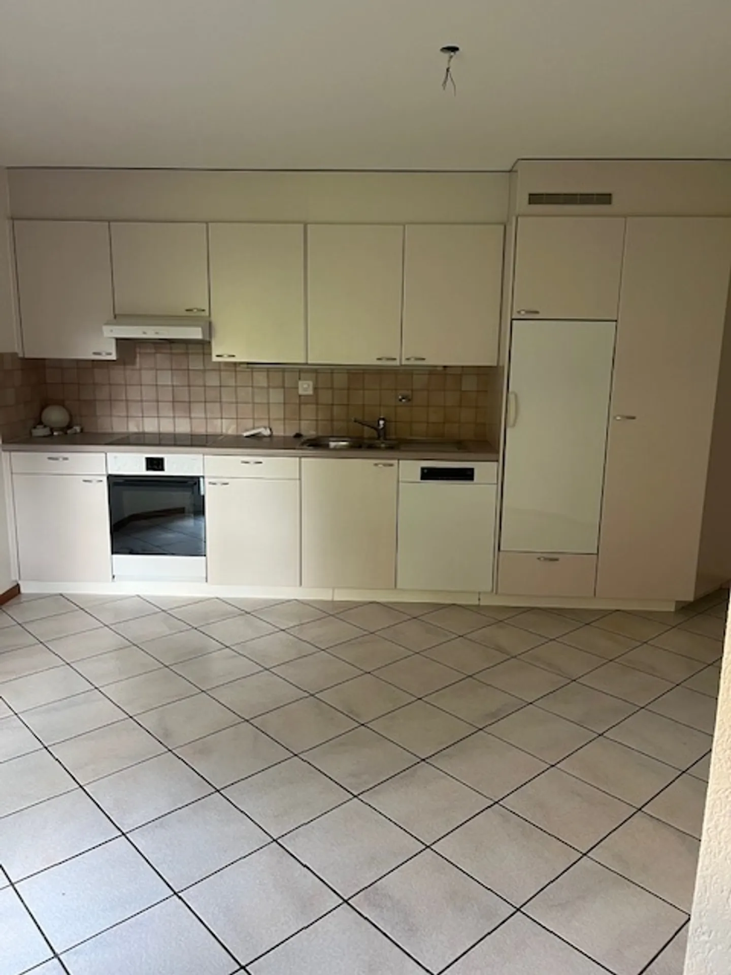 Appartamento di 3 stanze al piano terra - Foto 3 di 9