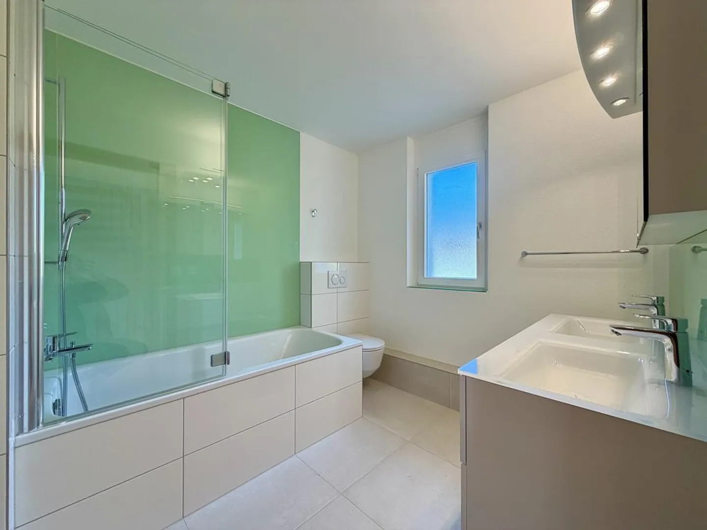 Spacious living in a quiet location with perfect infrastructure - Photo 8 of 12