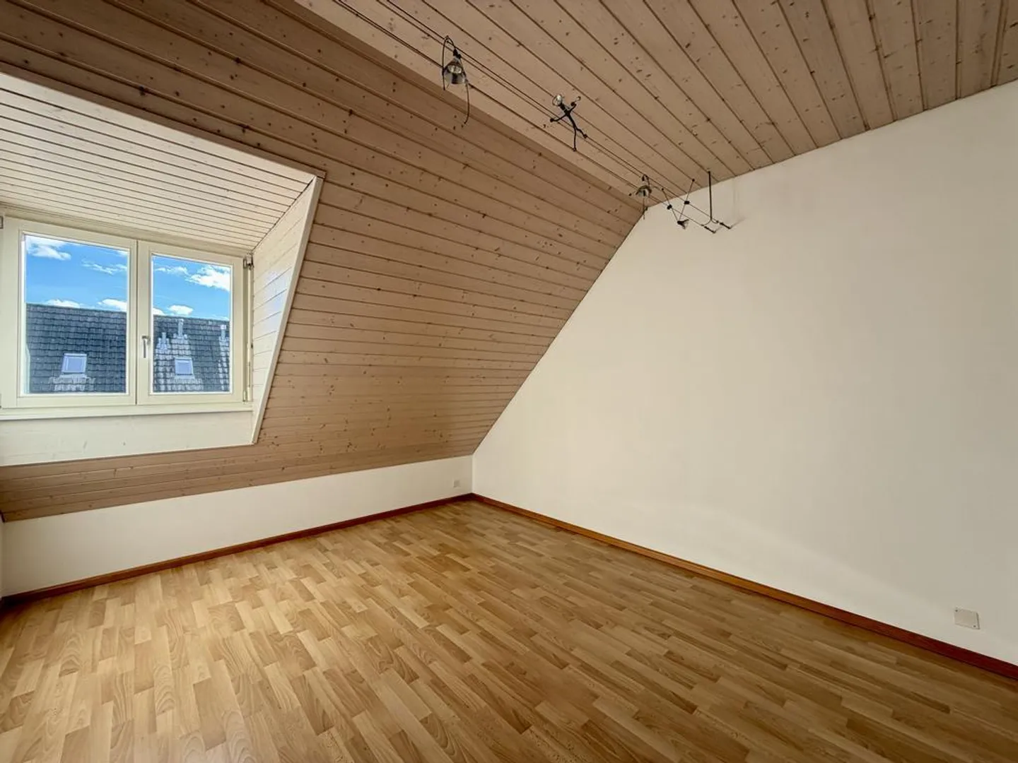 Spacious living in a quiet location with perfect infrastructure - Photo 11 of 12