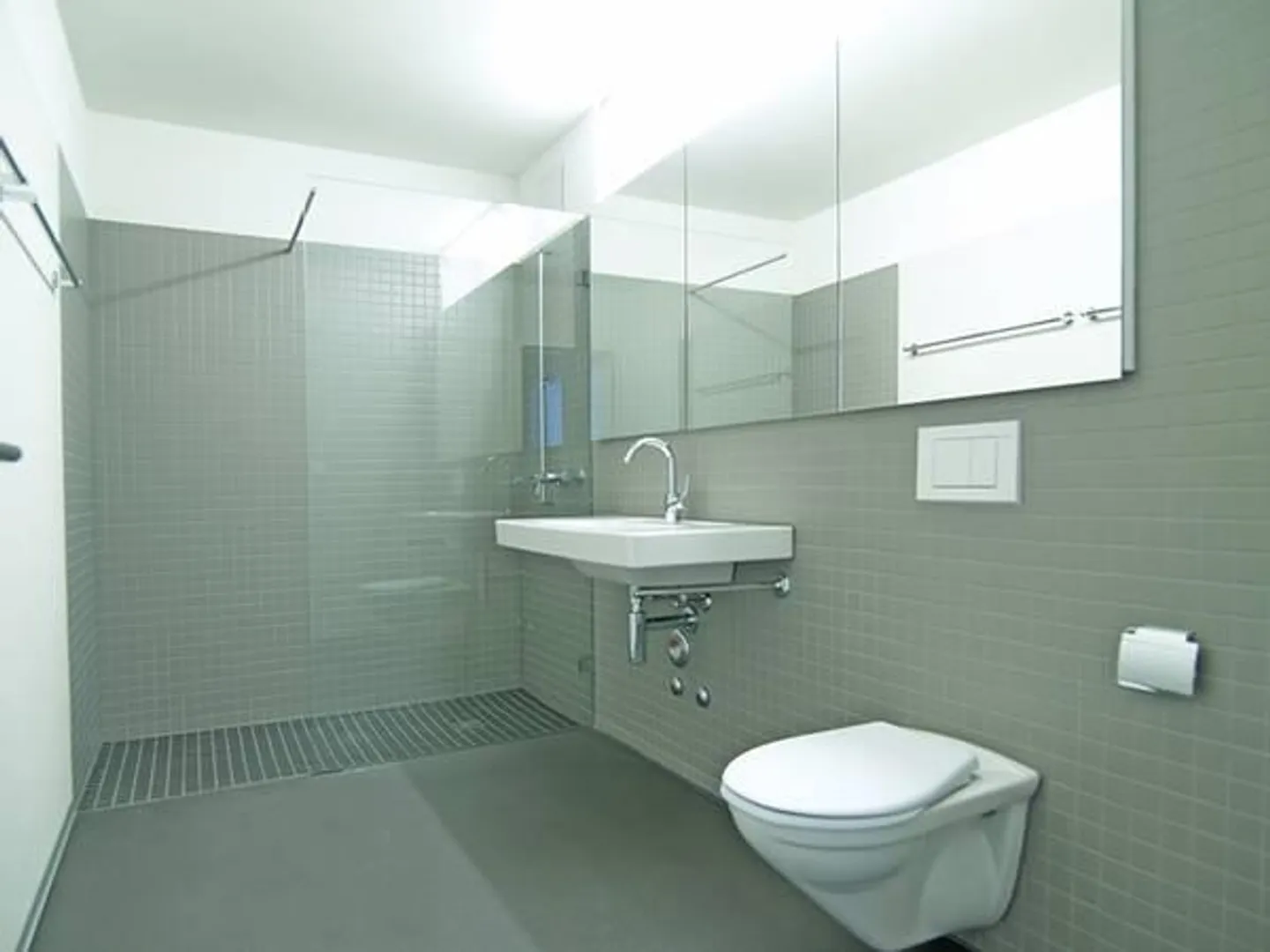 Spacious and Modern Living in a Central Location - Photo 8 of 9