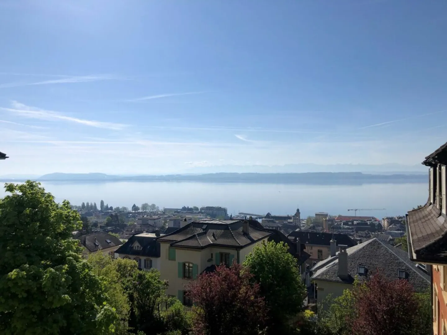 Beautiful modern and warm apartment - Photo 2 of 8