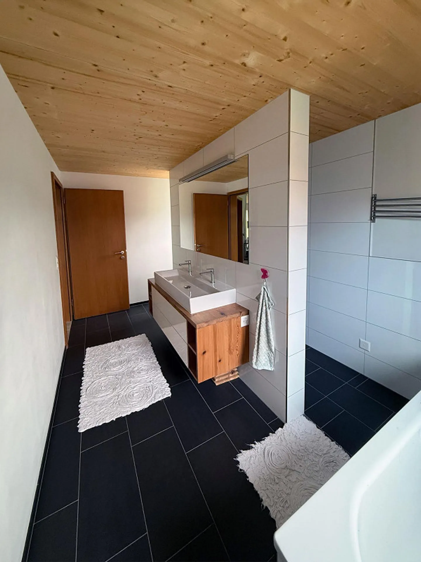 Well-maintained wooden house - living naturally. - Photo 17 of 27