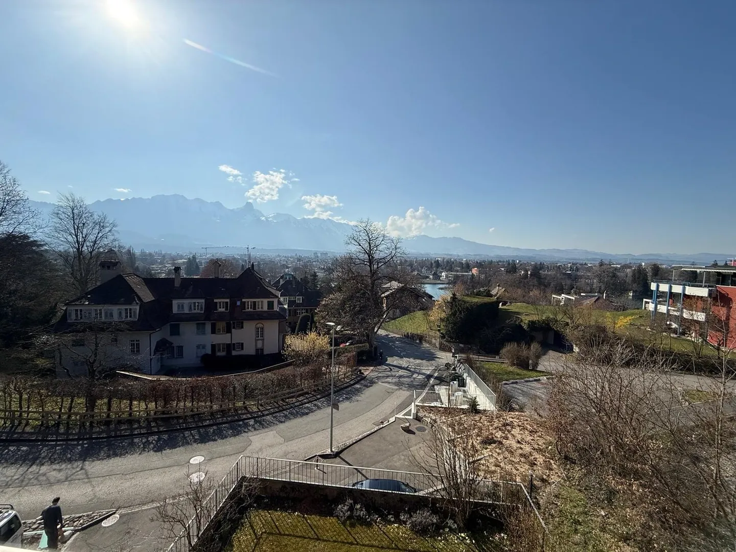 Grosszügige und helle 4.5-Zimmer-Wohnung mit Bergblick in Thun - Foto 1 von 18
