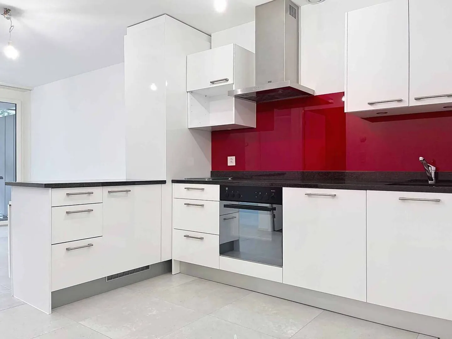 Appartamento moderno di 2.5 locali in un edificio Minergie - Planches 20b - Foto 1 di 8