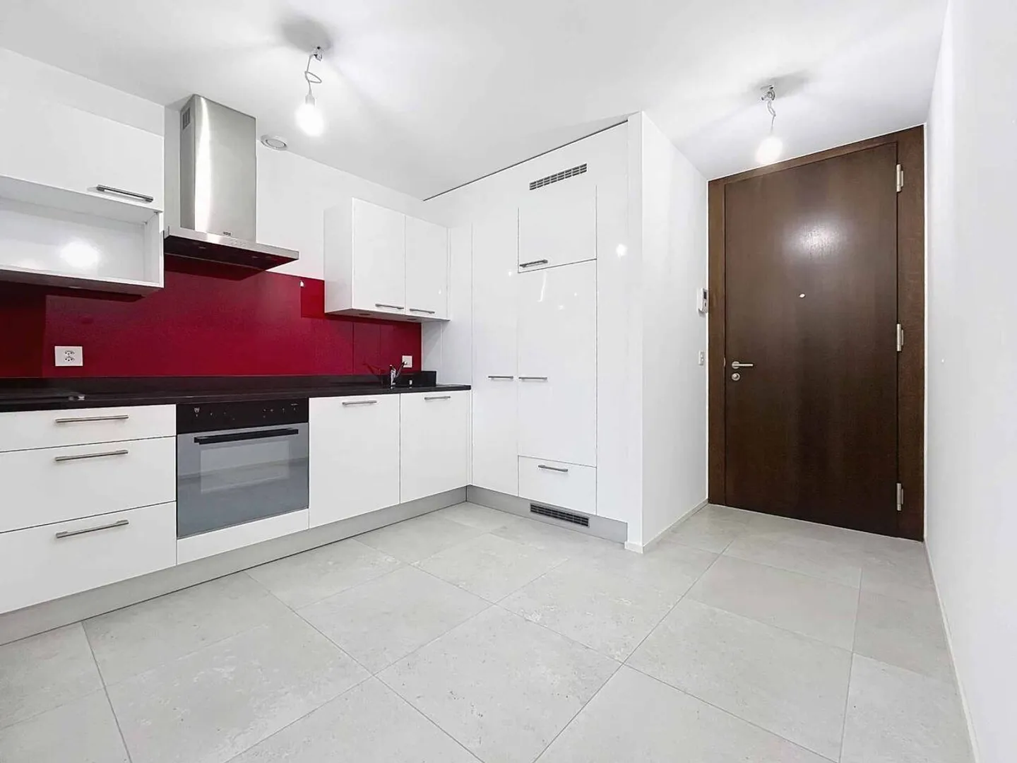 Appartamento moderno di 2.5 locali in un edificio Minergie - Planches 20b - Foto 2 di 8