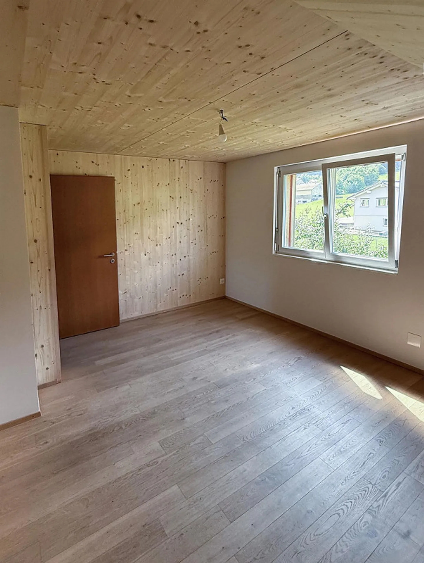 Well-maintained wooden house - living naturally. - Photo 23 of 27