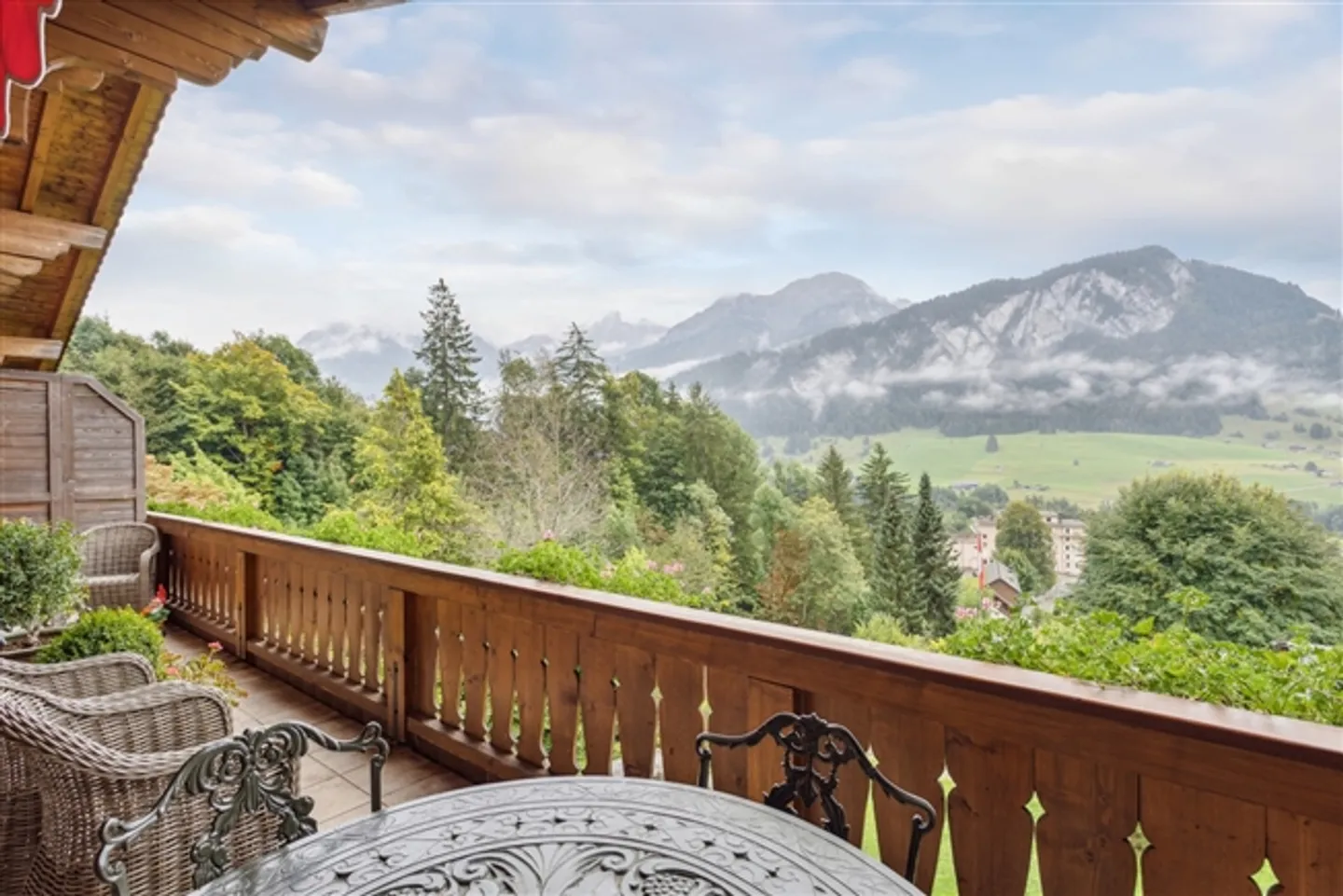 Appartamento duplex caldo a Château-d'Oex con camino - Foto 3 di 11