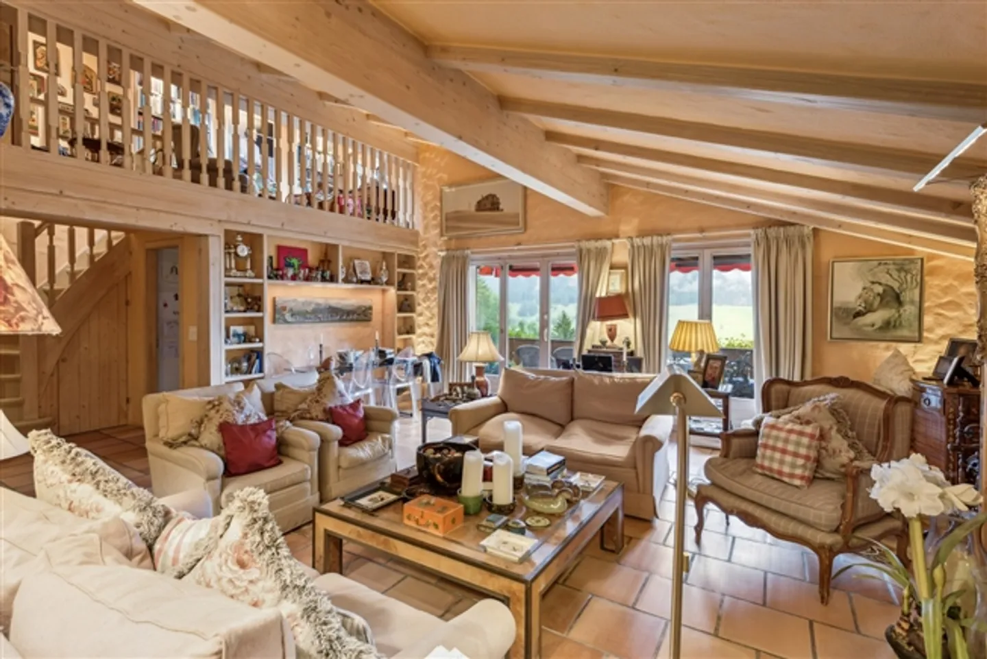 Appartamento duplex caldo a Château-d'Oex con camino - Foto 5 di 11