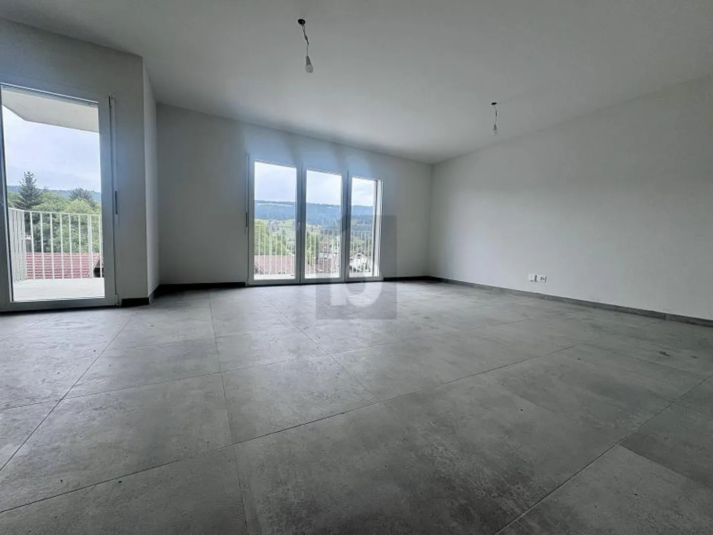 NEU UND IDEAL GELEGEN MIT 18M2 BALKON - Foto 2 di 6