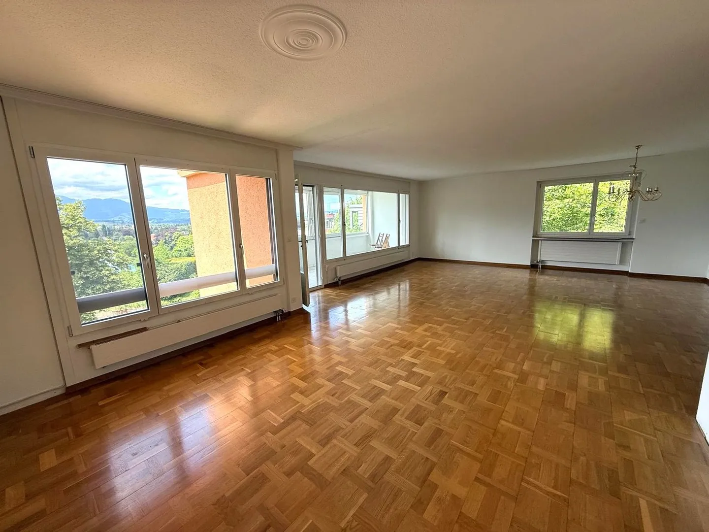 Grosszügige und helle 4.5-Zimmer-Wohnung mit Bergblick in Thun - Foto 6 von 18