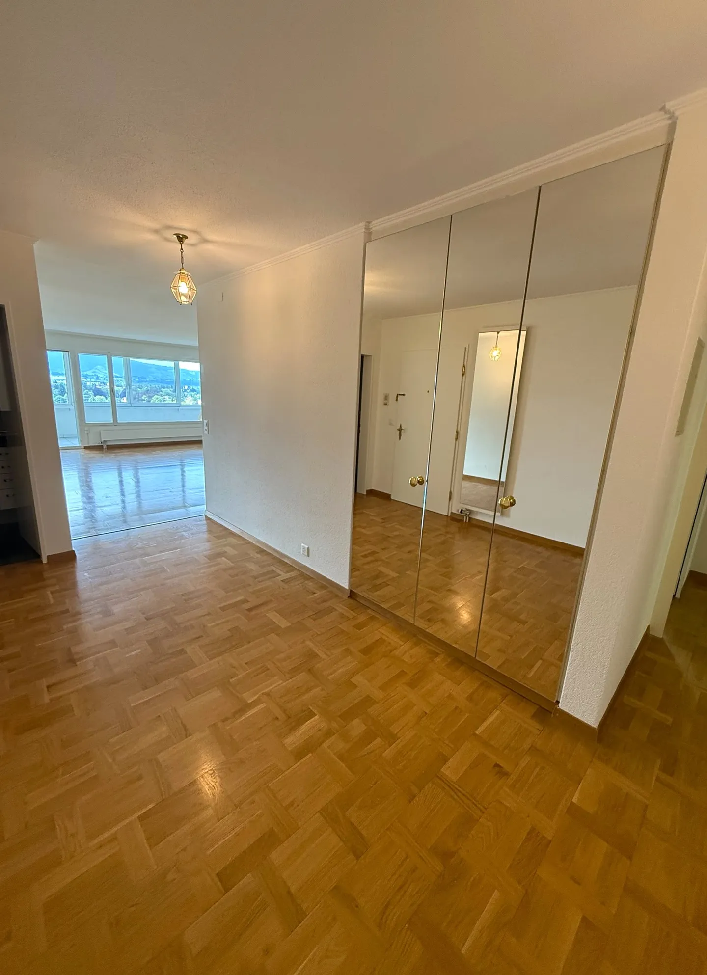 Grosszügige und helle 4.5-Zimmer-Wohnung mit Bergblick in Thun - Foto 8 von 18