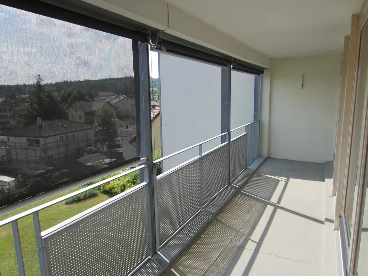 Appartamento luminoso di 4,5 stanze in affitto dal 01.04 - Foto 3 di 9