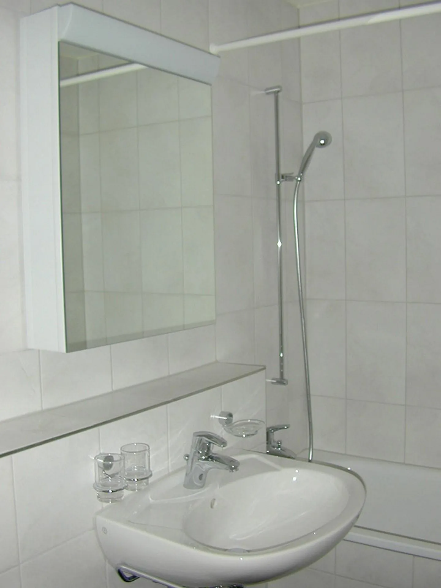 Appartamento luminoso di 4,5 stanze in affitto dal 01.04 - Foto 2 di 9