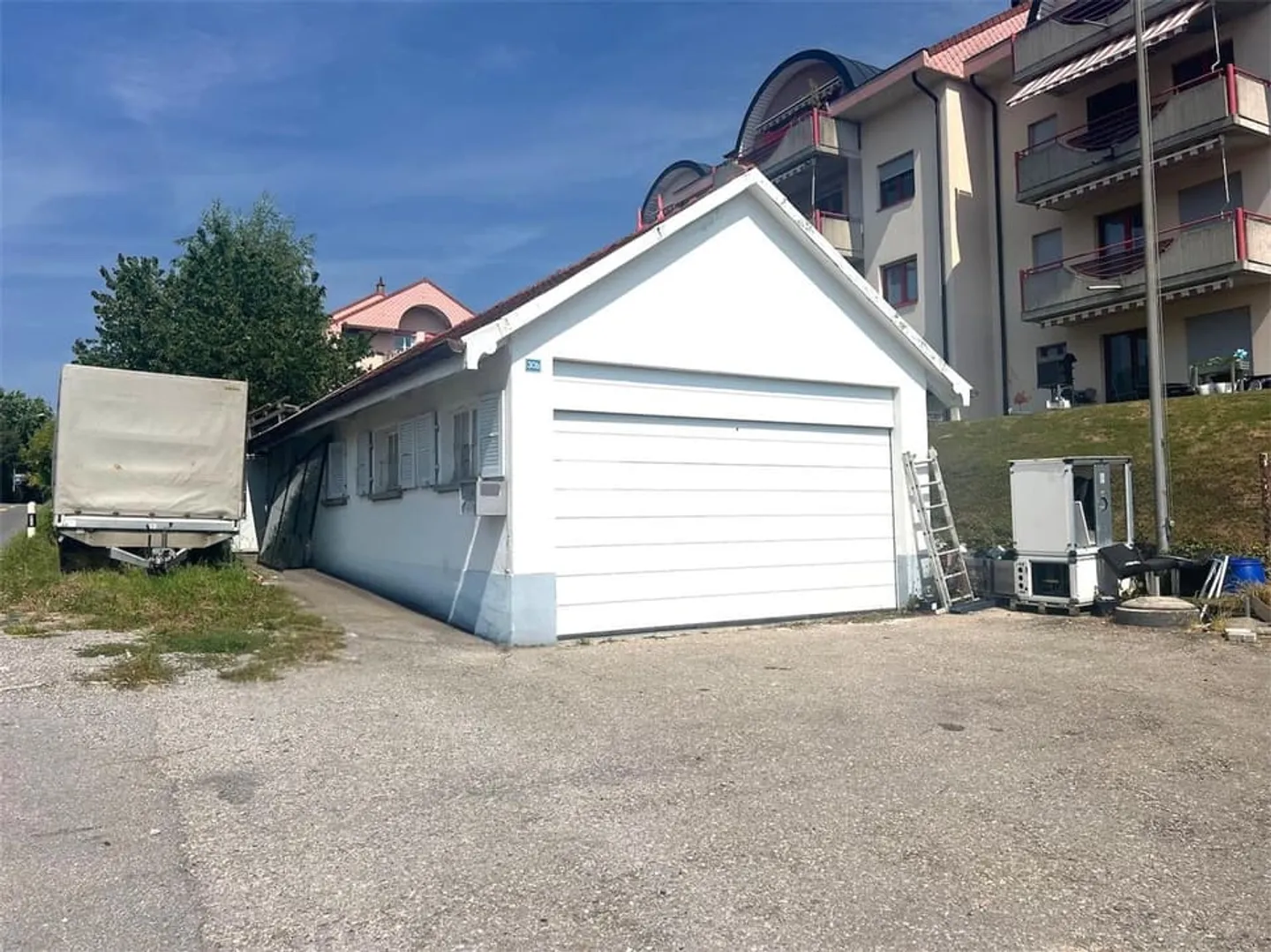 À vendre à Chénens - Dépôt idéalement situé près de la gare - Foto 2 di 3