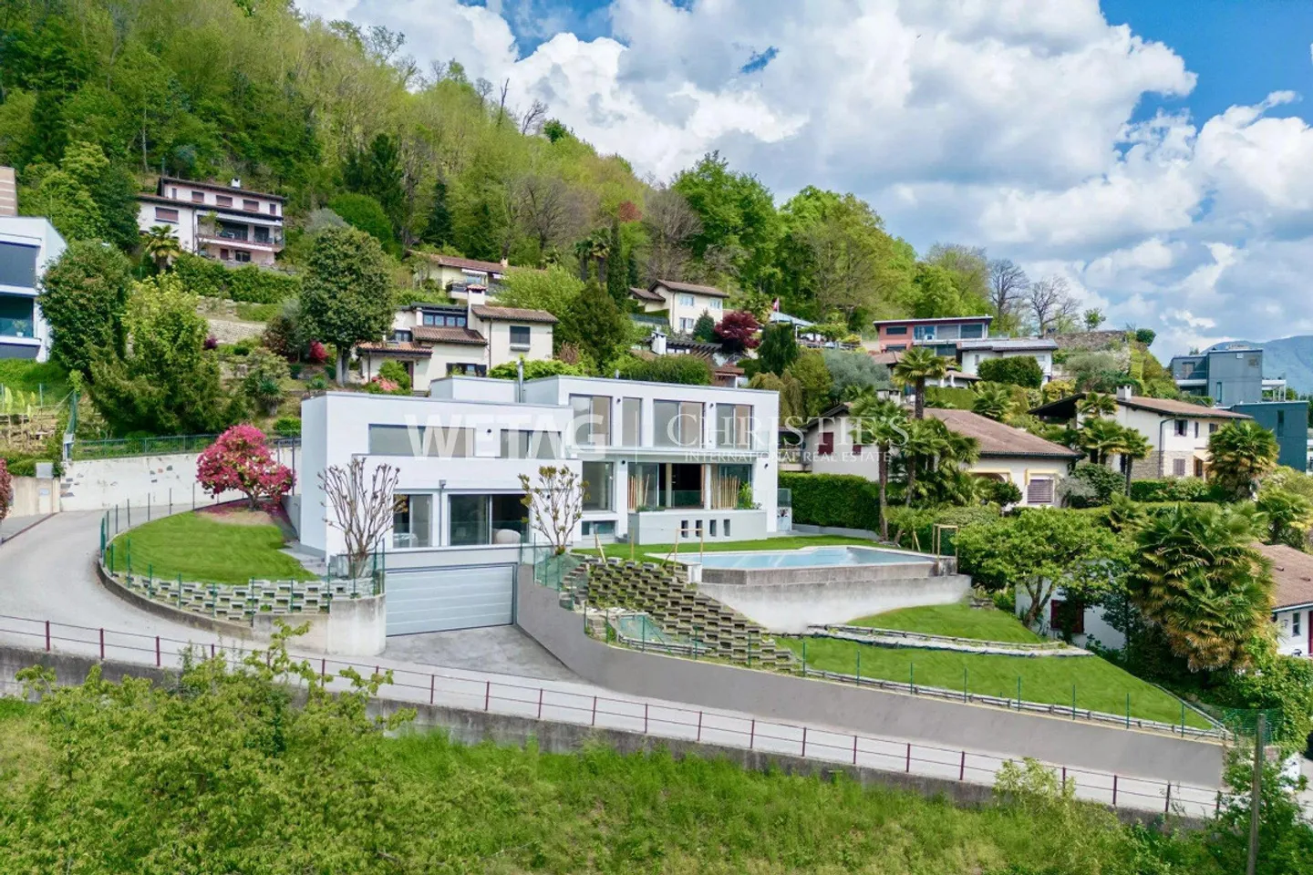 Lugano-Muzzano: grosszügige Villa mit Pool & Blick auf den Luganersee zu verkaufen - Foto 1 von 13