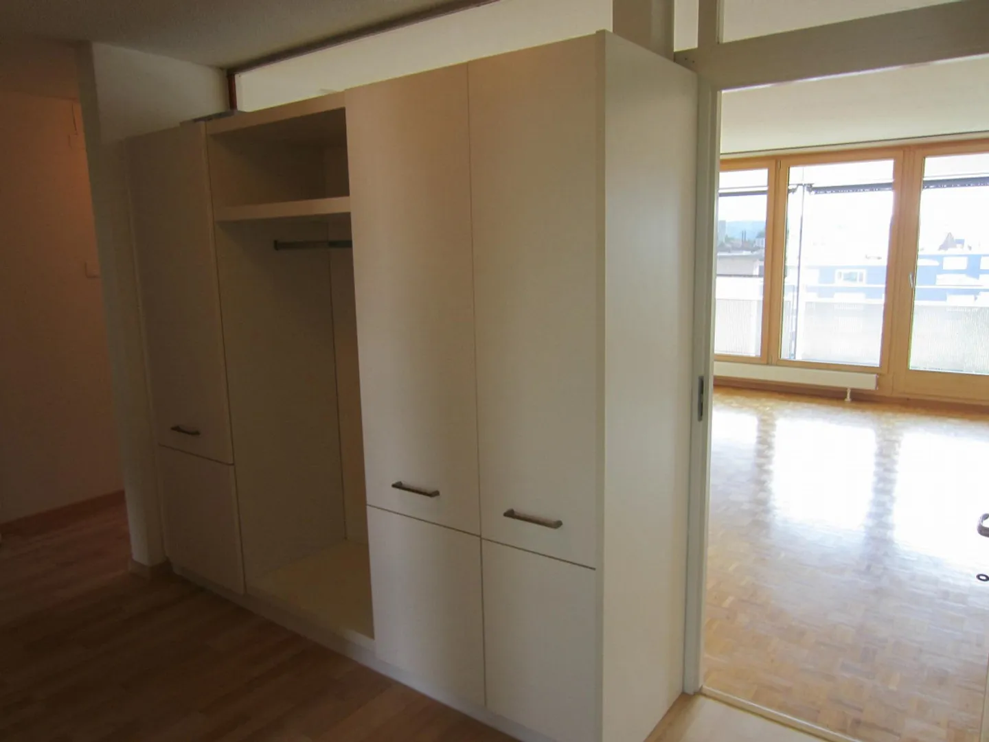 Appartamento luminoso di 4,5 stanze in affitto dal 01.04 - Foto 7 di 9