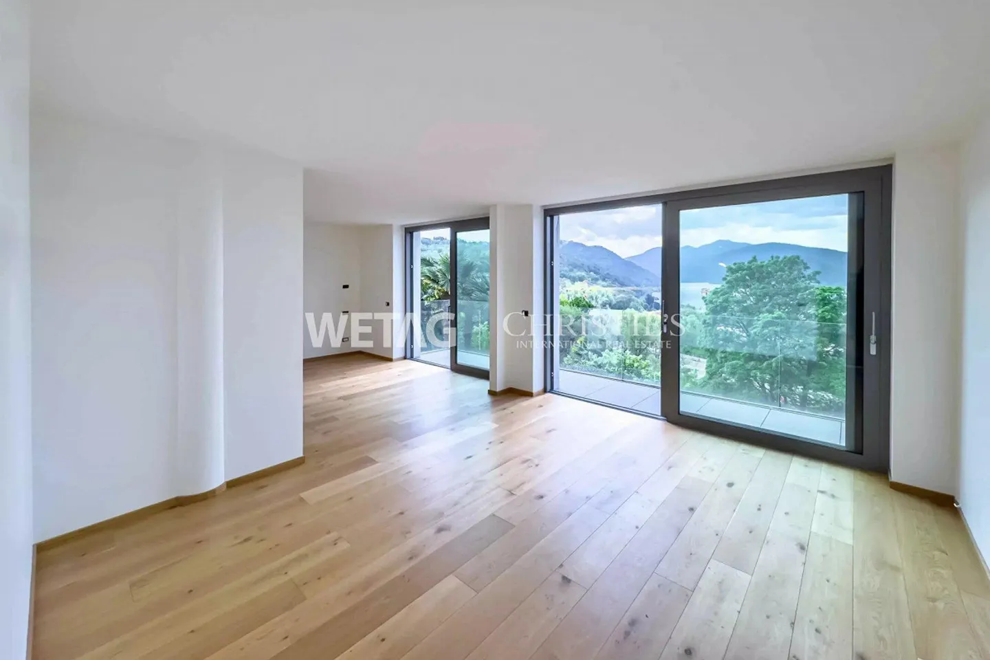 Lugano-Muzzano: grosszügige Villa mit Pool & Blick auf den Luganersee zu verkaufen - Foto 4 von 13