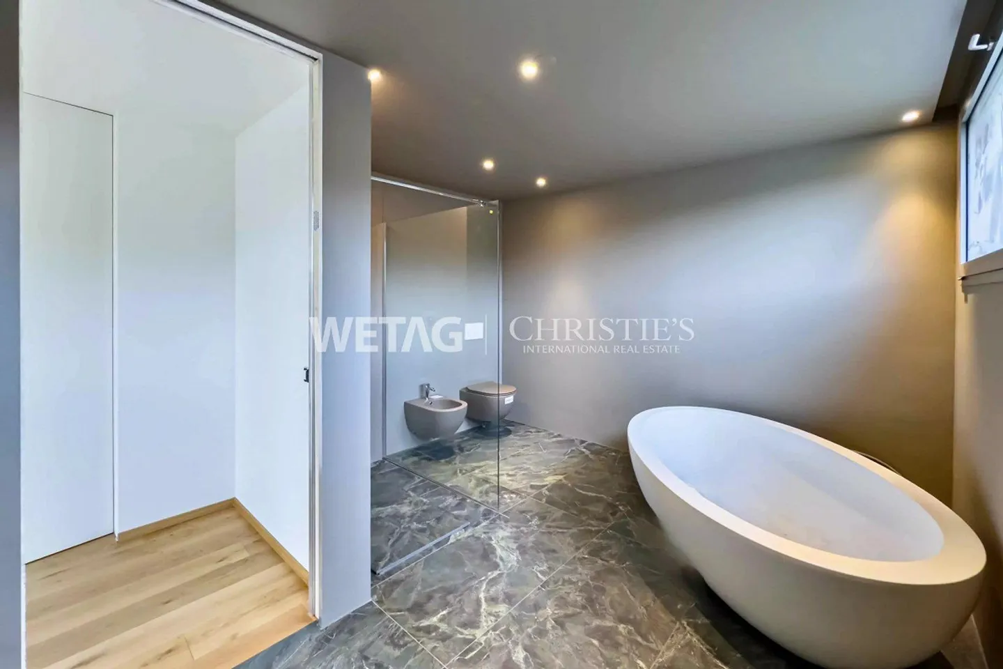 Lugano-Muzzano: grosszügige Villa mit Pool & Blick auf den Luganersee zu verkaufen - Foto 8 von 13