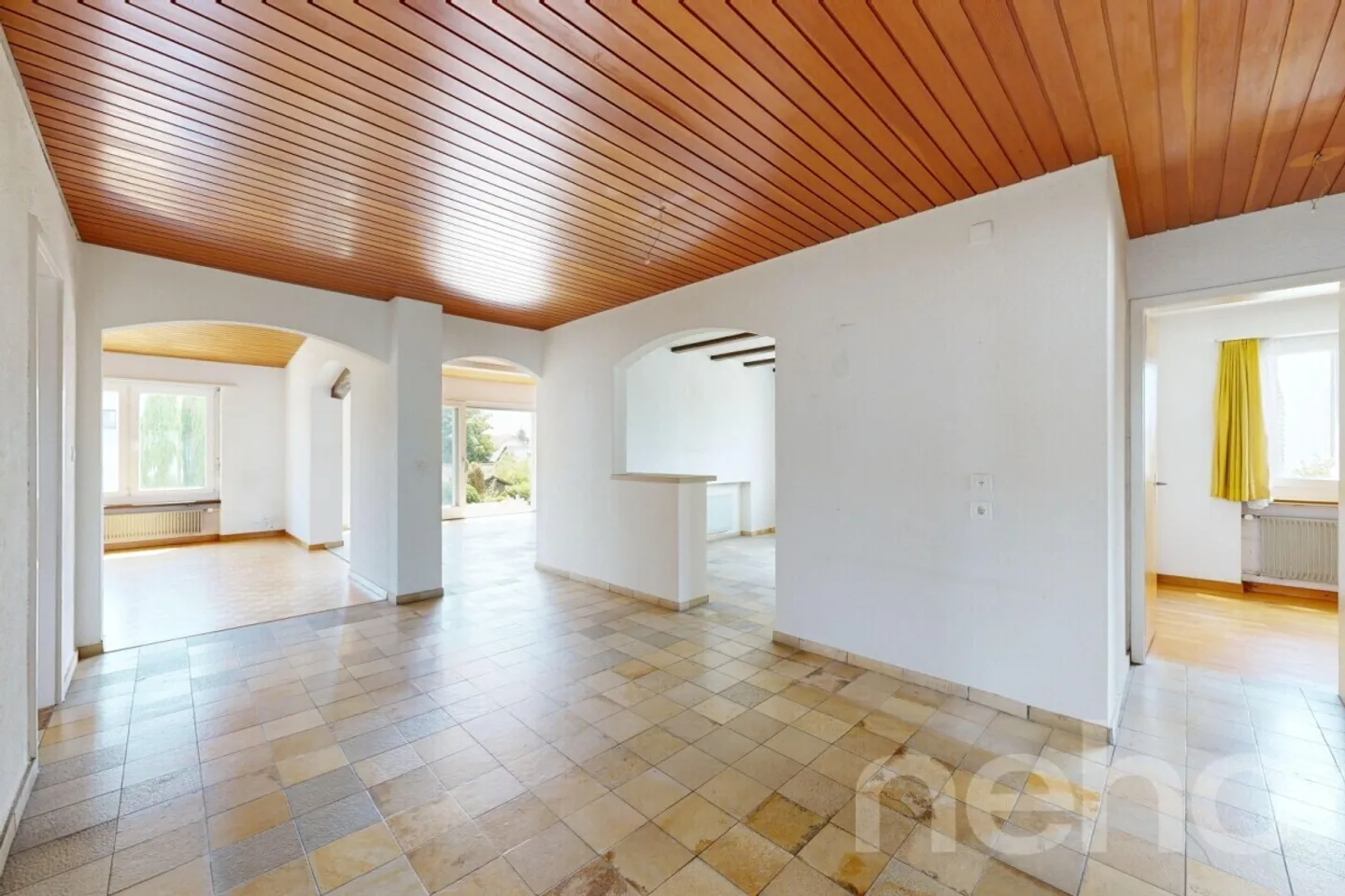Maison individuelle spacieuse avec 2 appartements et grand jardin - Photo 4 sur 12