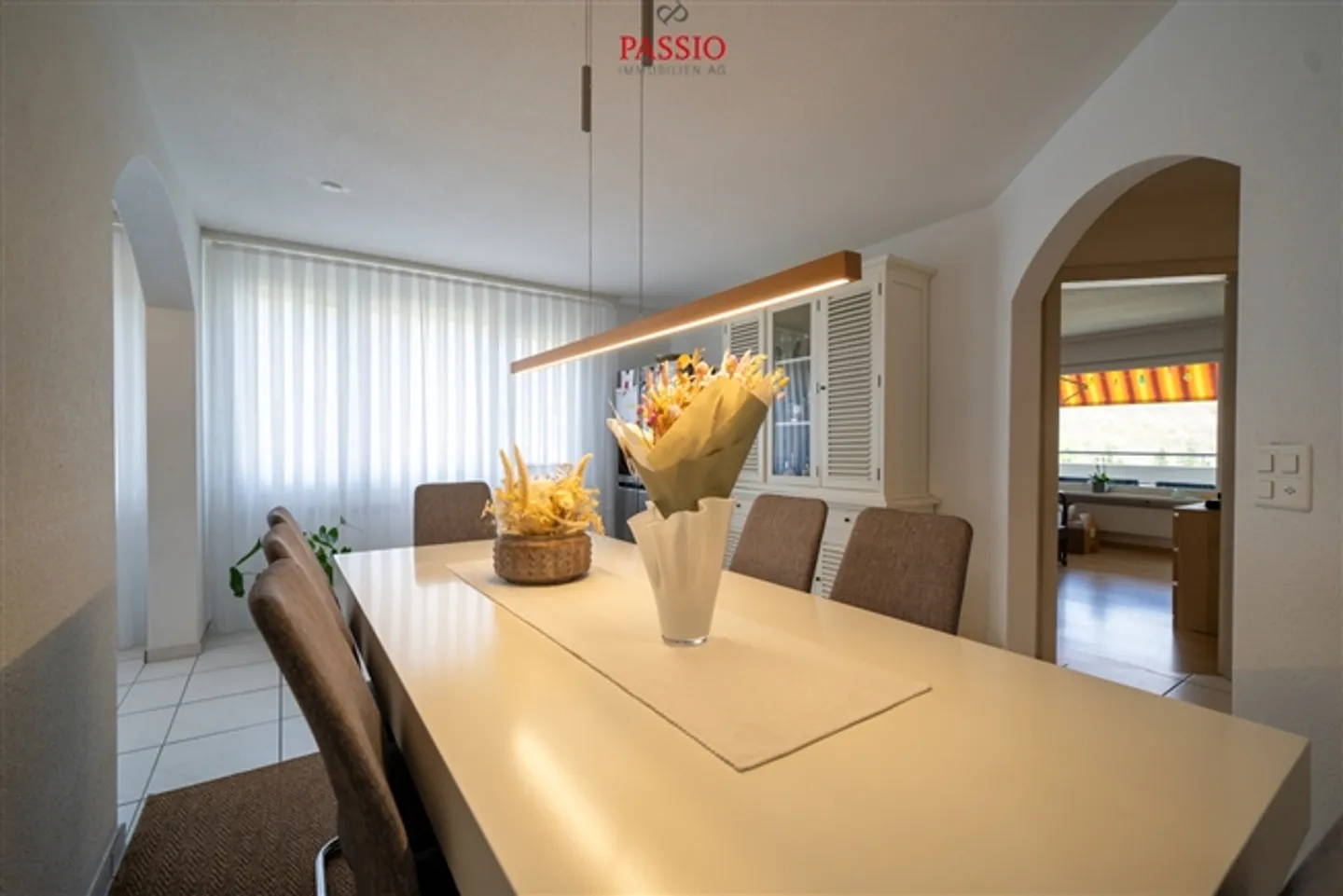 Appartement spacieux de 6,5 pièces avec vue panoramique et deux balcons - Photo 5 sur 20