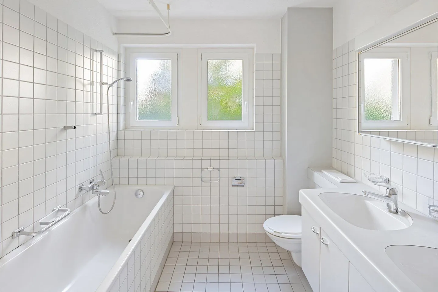 Cozy Living in the Heart of Frauenfeld - Photo 4 of 6