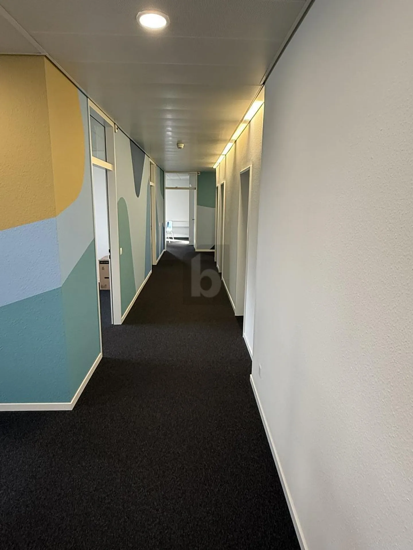 RUHIG, ZENTRAL MIT VIEL PLATZ - Foto 4 von 6