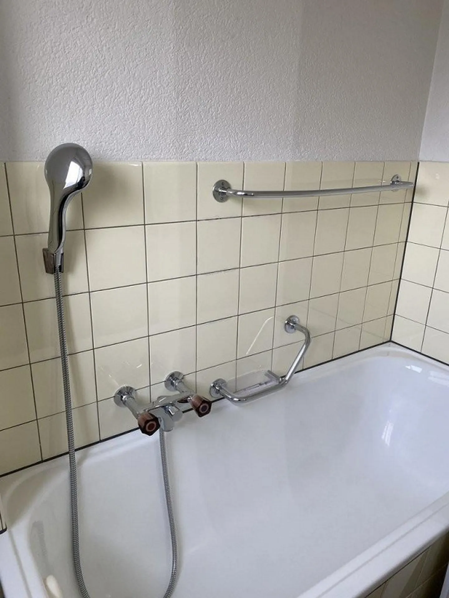 Central living on Libellenweg: Cozy 2-room apartment in Lyss - Photo 4 of 8