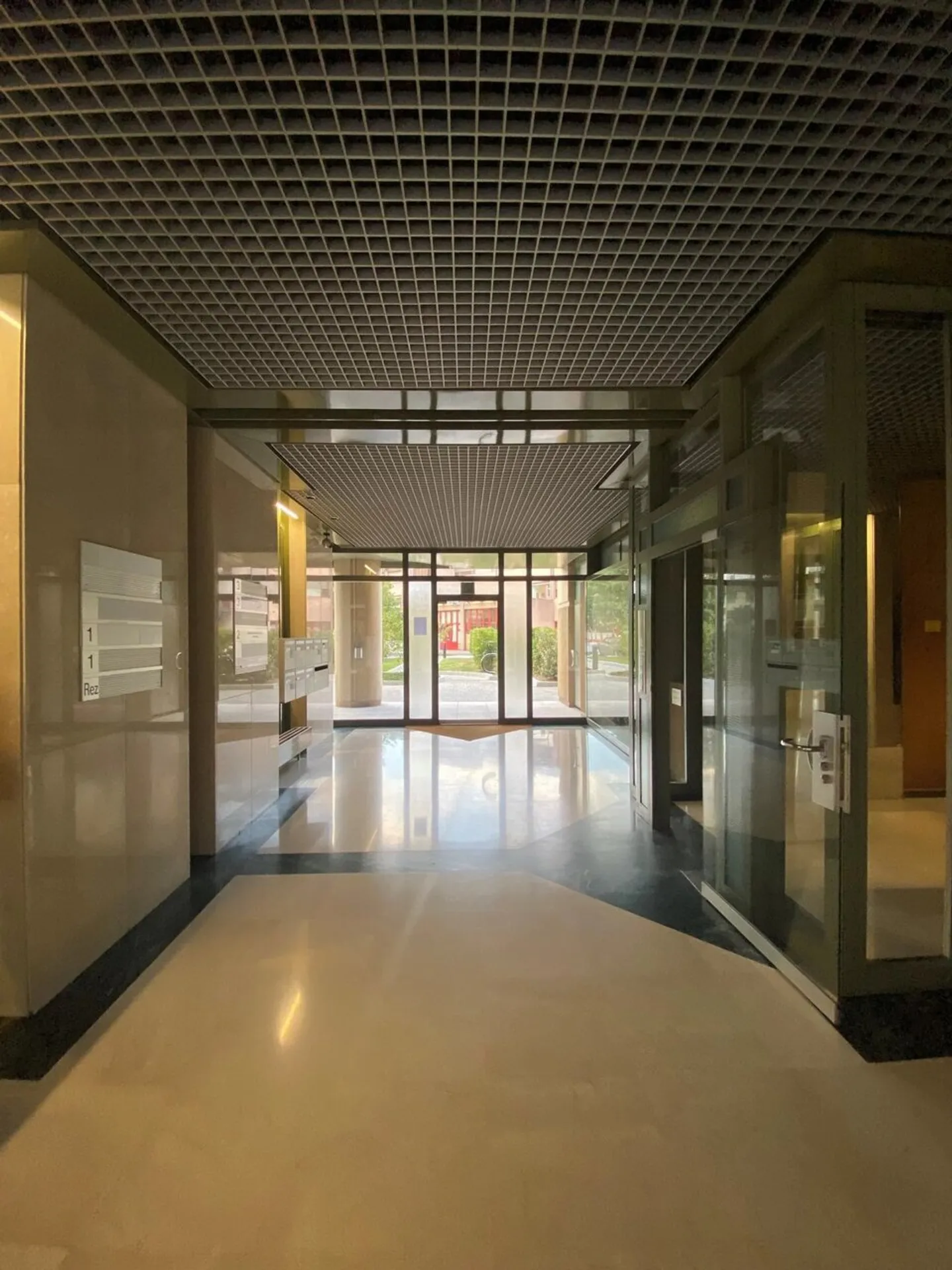 Spazio ufficio spazioso a Chêne-Bourg - Foto 2 di 5