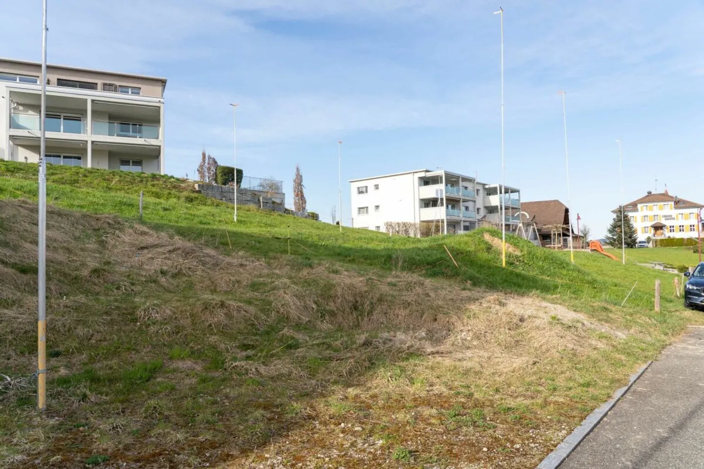 Attractive 5½ to 6½ Room Single-Family Homes - Photo 4 of 9