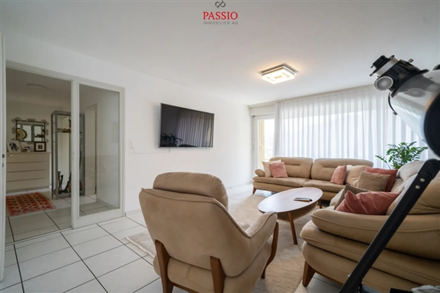 Appartement spacieux de 6,5 pièces avec vue panoramique et deux balcons - Photo 8 sur 20