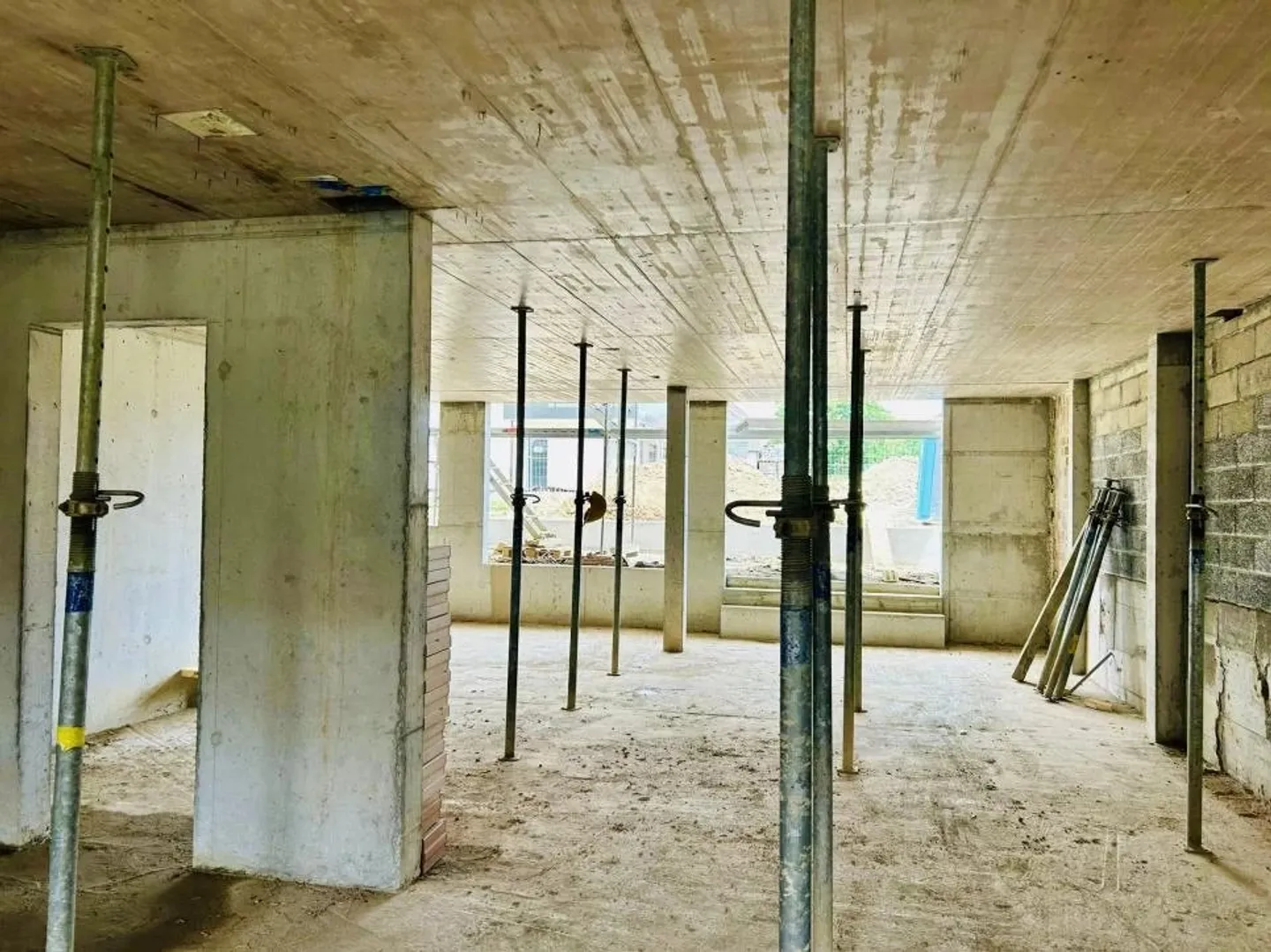 Ferme en cours de rénovation - appartement au rez, neuf  de caractère, au cachet - Photo 4 sur 11